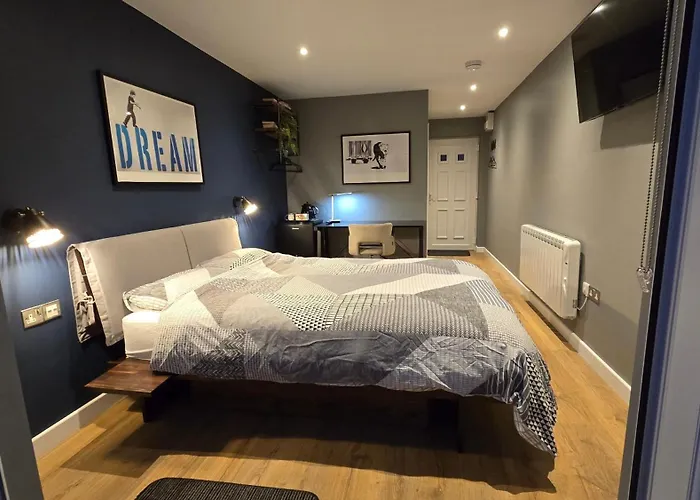 Self-Contained And Peaceful En-Suite With Garden