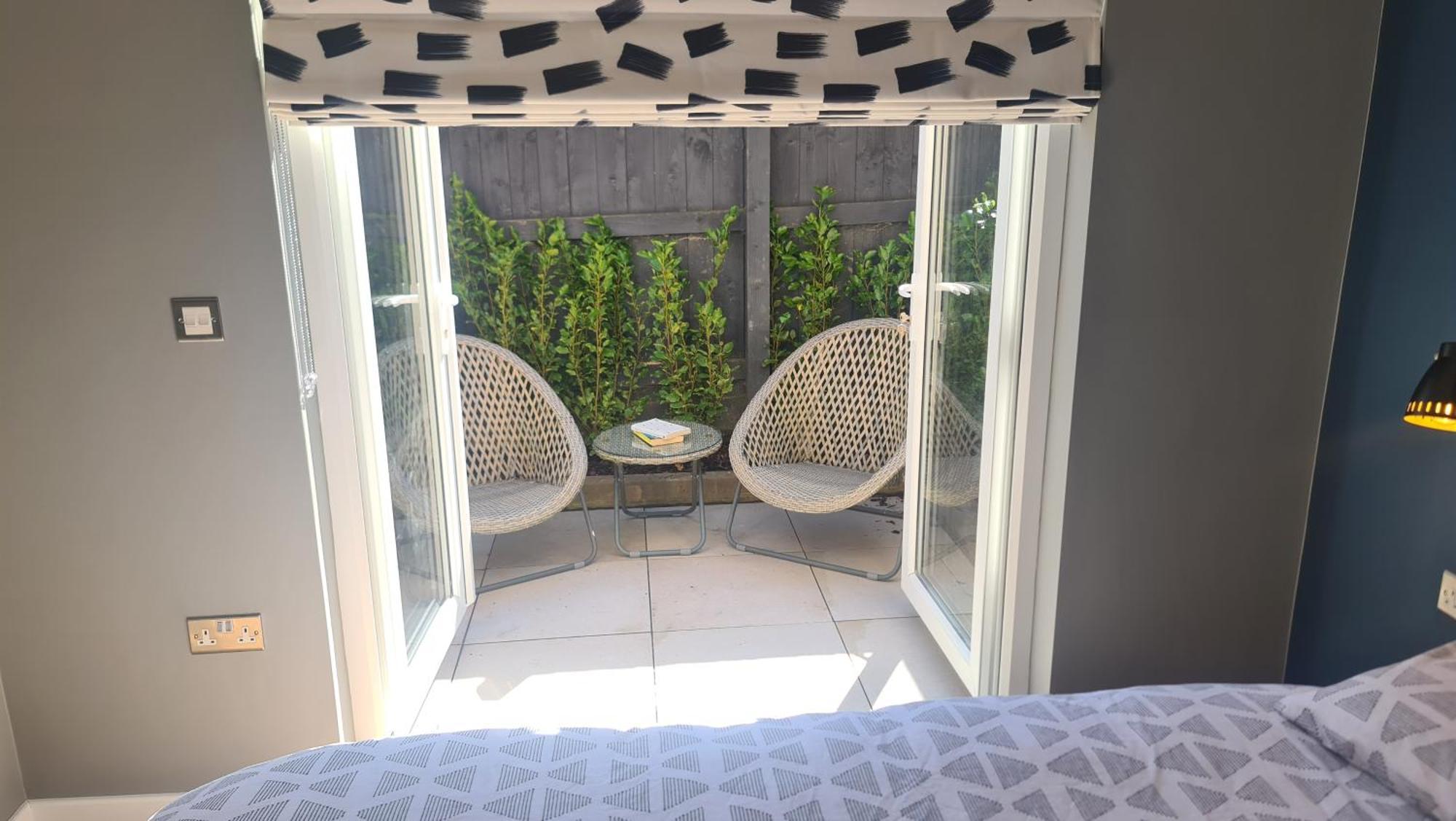 Self-contained And Peaceful En-suite With Garden Homestay Barnstaple